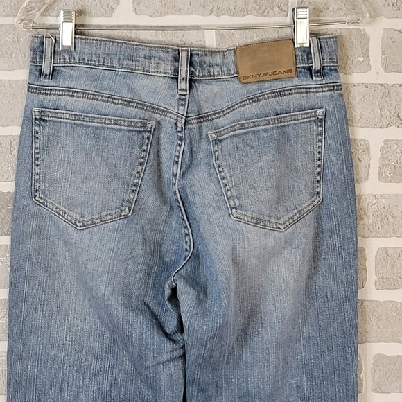 DKNY SOHO JEAN Flaired Boot Cut Light Wash Denim Jeans Women's Size 6R - Picture 6 of 16